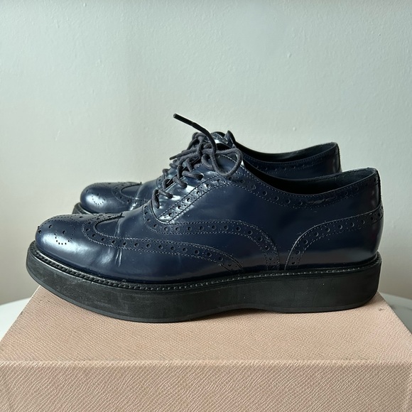 Prada Women’s Navy Brogue Oxfords 36 - Picture 5 of 8